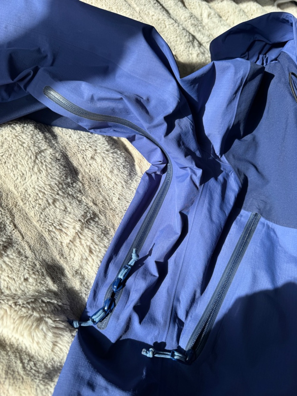 Arc'teryx Beta AR Blue Hooded Shell Jacket - M - Picture 4 of 6